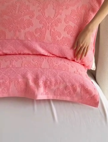 91家纺网 家纺一手货源 找家纺 （总）乐家毛巾被（工厂自产自销） 2025新款纯棉浮雕老式枕巾