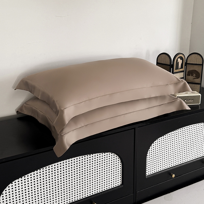 91家纺网 家纺一手货源 找家纺 金喜 2025新款LF级60支莱赛尔天丝枕套宽边枕套 拿铁