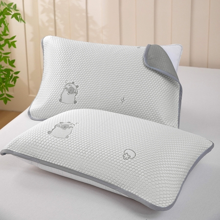 91家纺网 家纺一手货源 找家纺 （总）帛洵 2025新款自然凉冰豆豆枕巾系列-卡皮巴拉