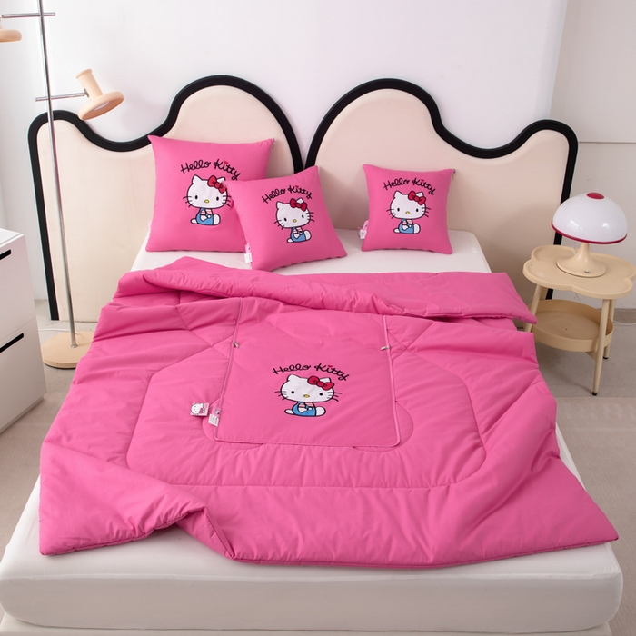 91家纺网 家纺一手货源 找家纺 照世家纺 2025新款全棉纯棉三丽鸥抱枕被【券后控价不低于：78/99/129/149/179】凯蒂猫-粉