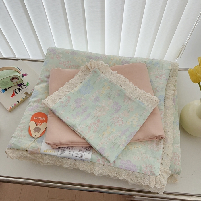 91家纺网 家纺一手货源 找家纺 于果2025新款双层纱花边款夏被 艺朵