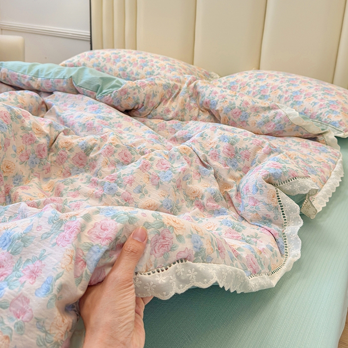 91家纺网 家纺一手货源 找家纺 竹合家纺 2025新款云感皱皱四件套-镂空花边款法式 花边款-薄荷初夏