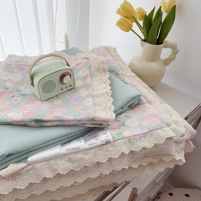 91家纺网 家纺一手货源 找家纺 于果2025新款双层纱花边款夏被 手捧玫瑰