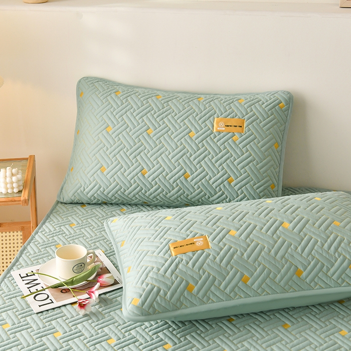 91家纺网 家纺一手货源 找家纺 鑫钰 2025新款防水隔尿全棉纯棉大豆夹棉刺绣床笠直播热款 鑫绣阁-薄荷绿（ 加强透气款 ）