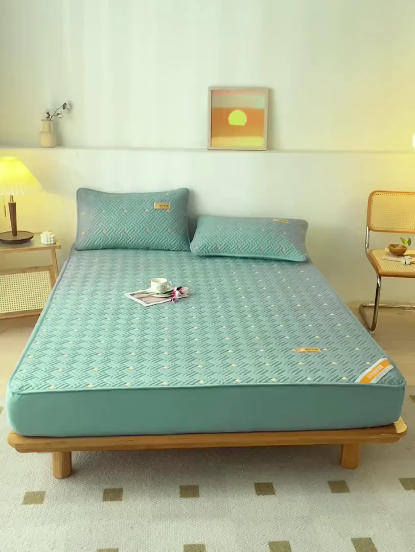 91家纺网 家纺一手货源 找家纺 鑫钰 2025新款防水隔尿全棉纯棉大豆夹棉刺绣床笠直播热款 鑫绣阁-薄荷绿（ 加强透气款 ）