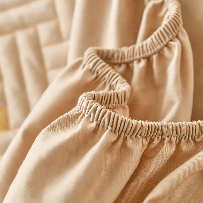 91家纺网 家纺一手货源 找家纺 鑫钰 2025新款防水隔尿全棉纯棉大豆夹棉刺绣床笠直播热款 鑫绣阁-卡其（ 加强透气款 ）