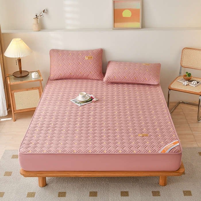 91家纺网 家纺一手货源 找家纺 鑫钰 2025新款防水隔尿全棉纯棉大豆夹棉刺绣床笠直播热款 鑫绣阁-美豆沙（ 加强透气款 ）