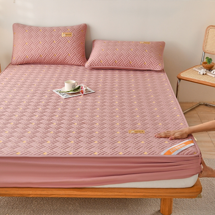 91家纺网 家纺一手货源 找家纺 鑫钰 2025新款防水隔尿全棉纯棉大豆夹棉刺绣床笠直播热款 鑫绣阁-美豆沙（ 加强透气款 ）