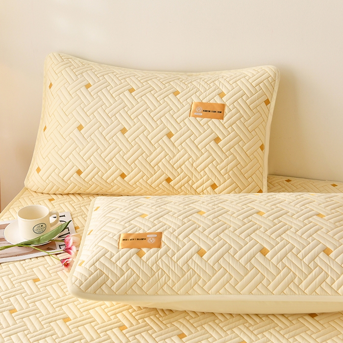 91家纺网 家纺一手货源 找家纺 鑫钰 2025新款防水隔尿全棉纯棉大豆夹棉刺绣床笠直播热款 鑫绣阁-米黄（ 加强透气款 ）