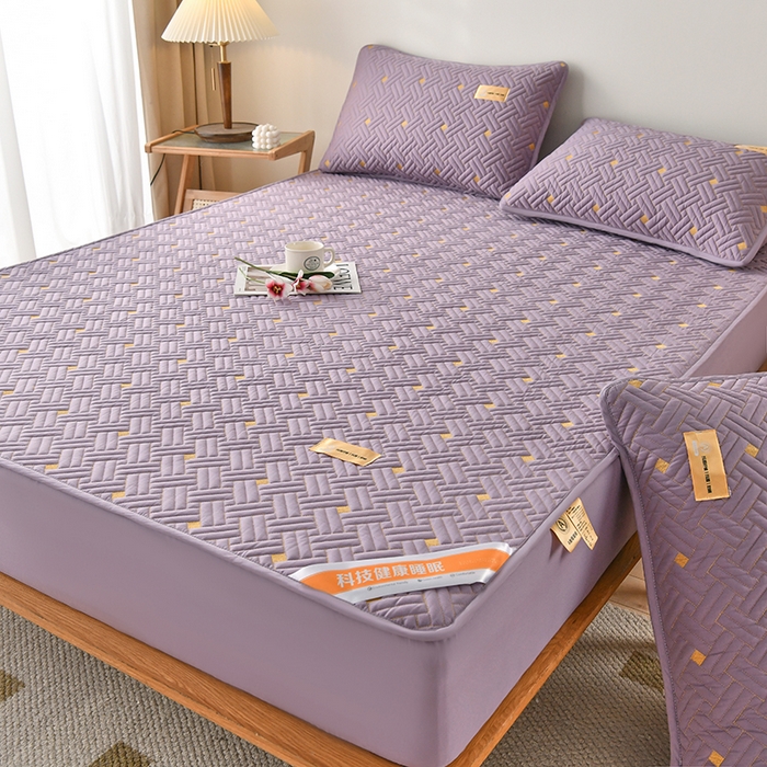 91家纺网 家纺一手货源 找家纺 鑫钰 2025新款防水隔尿全棉纯棉大豆夹棉刺绣床笠直播热款 鑫绣阁-星云紫（ 加强透气款 ）