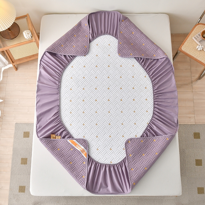 91家纺网 家纺一手货源 找家纺 鑫钰 2025新款防水隔尿全棉纯棉大豆夹棉刺绣床笠直播热款 鑫绣阁-星云紫（ 加强透气款 ）