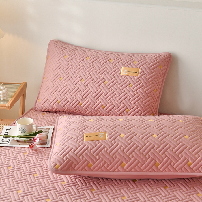 91家纺网 家纺一手货源 找家纺 鑫钰 2025新款防水隔尿全棉纯棉大豆夹棉刺绣床笠直播热款 鑫绣阁-美豆沙（防水款）