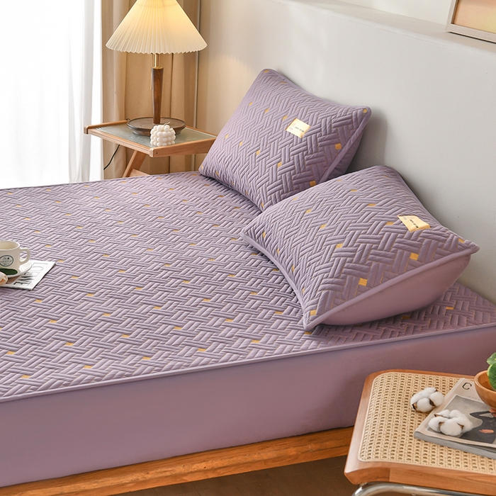 91家纺网 家纺一手货源 找家纺 鑫钰 2025新款防水隔尿全棉纯棉大豆夹棉刺绣床笠直播热款 鑫绣阁-星云紫（防水款）