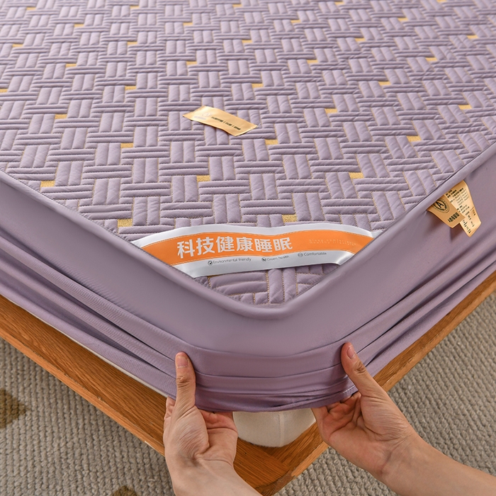 91家纺网 家纺一手货源 找家纺 鑫钰 2025新款防水隔尿全棉纯棉大豆夹棉刺绣床笠直播热款 鑫绣阁-星云紫（防水款）