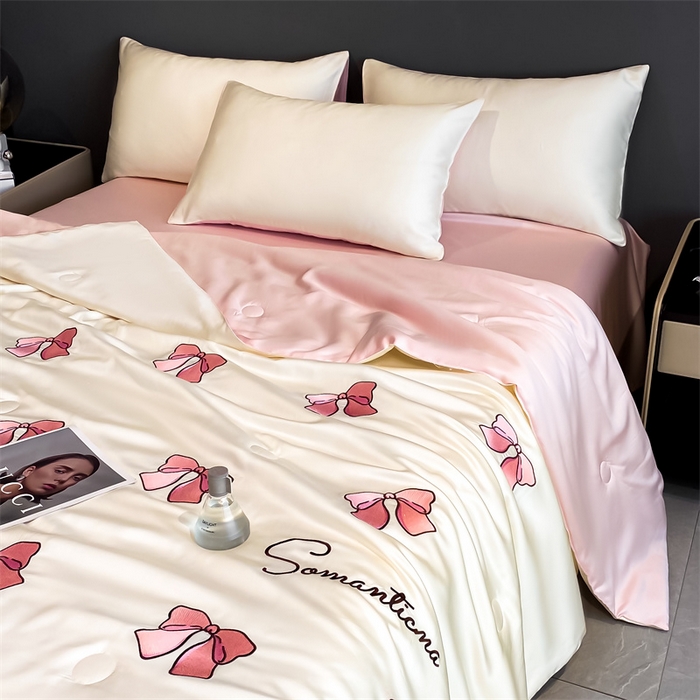 91家纺网 家纺一手货源 找家纺 小久久（小九九） 2025新款水洗真丝夏被四件套-满绣系列