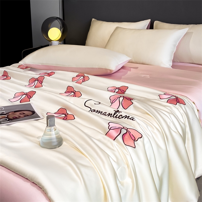 91家纺网 家纺一手货源 找家纺 小久久（小九九） 2025新款水洗真丝夏被四件套-满绣系列