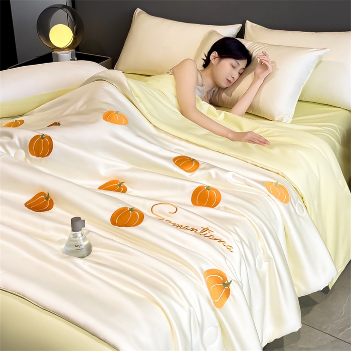 91家纺网 家纺一手货源 找家纺 小久久（小九九） 2025新款水洗真丝夏被四件套-满绣系列