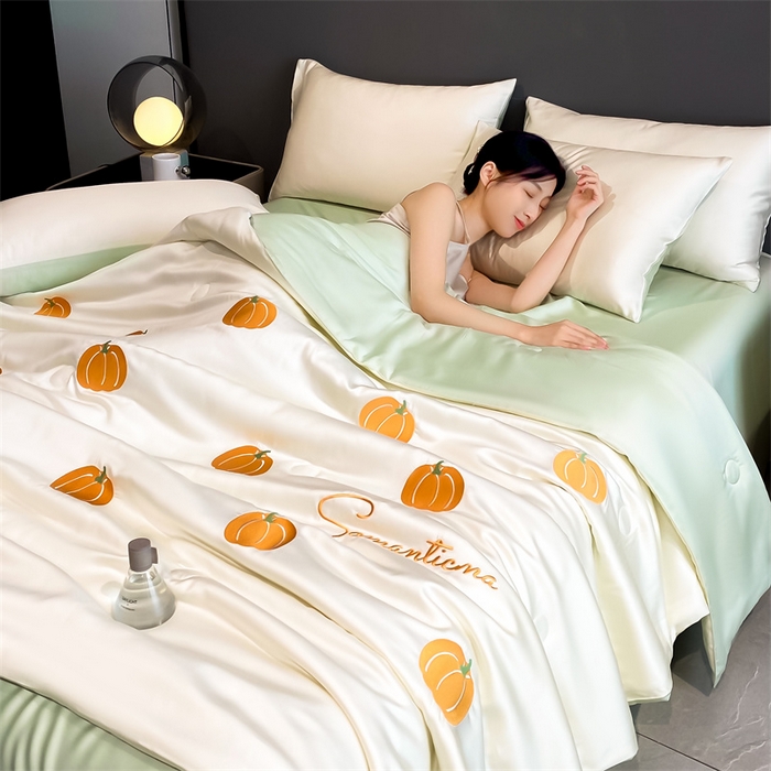 91家纺网 家纺一手货源 找家纺 小久久（小九九） 2025新款水洗真丝夏被四件套-满绣系列