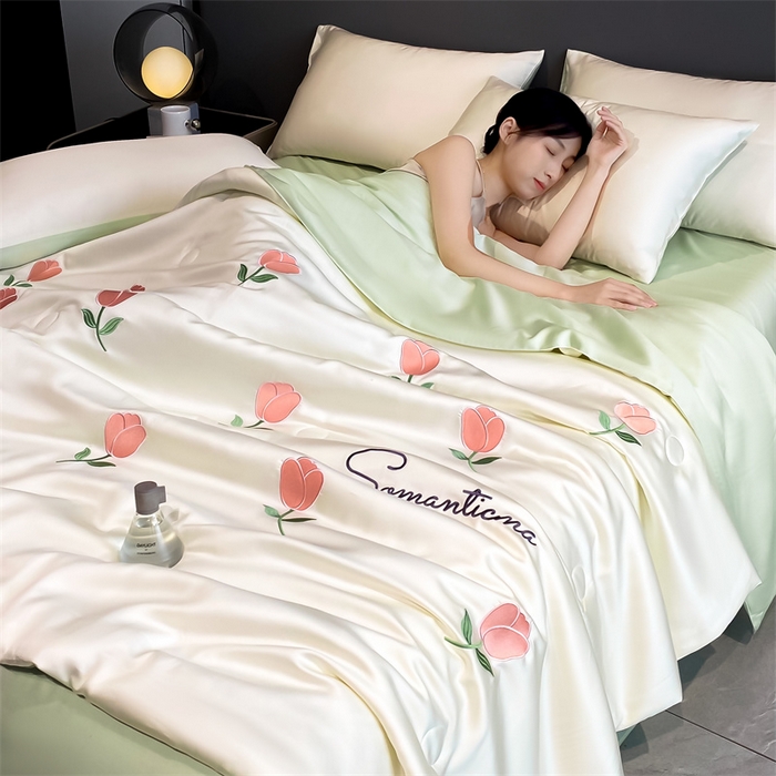 91家纺网 家纺一手货源 找家纺 小久久（小九九） 2025新款水洗真丝夏被四件套-满绣系列