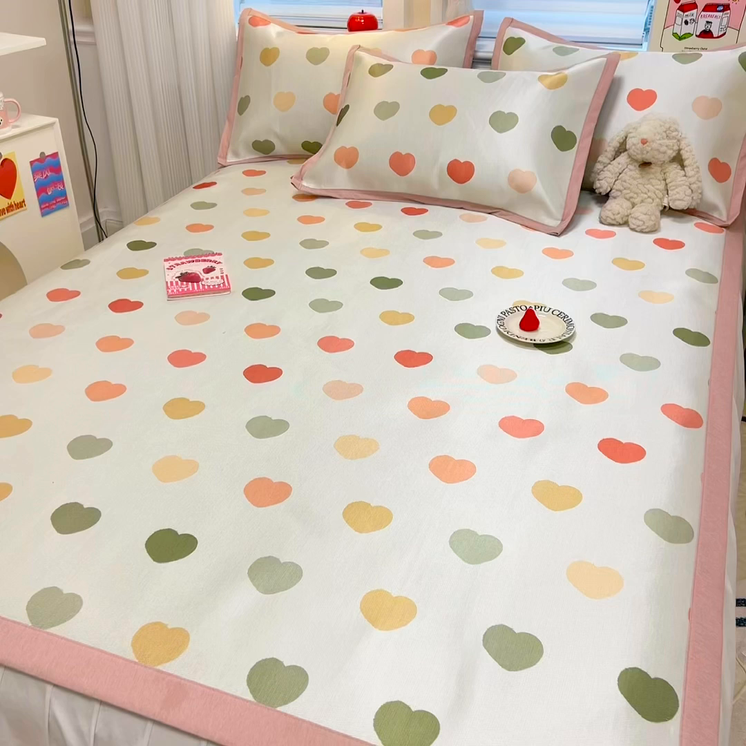 91家纺网 家纺一手货源 找家纺 典曼家纺 2025新款600D数码印花冰丝凉席席子 甜甜爱心