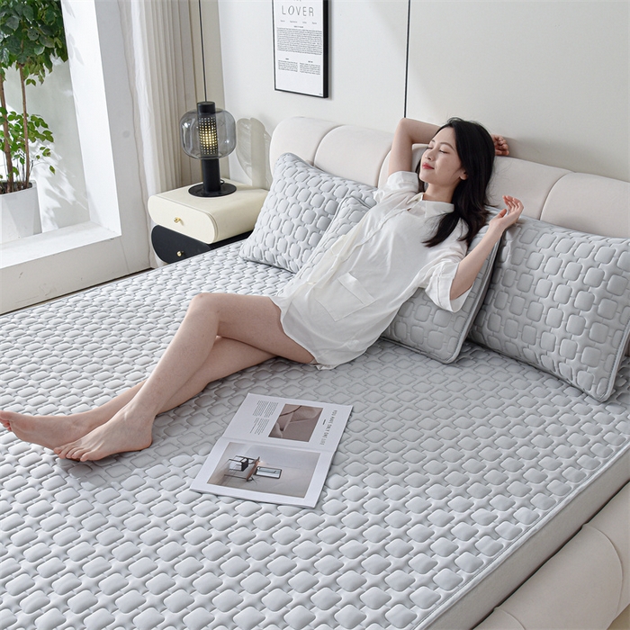 91家纺网 家纺一手货源 找家纺 （总）布卢姆床垫 2025年新款A类小冰格12mm加厚乳胶凉席