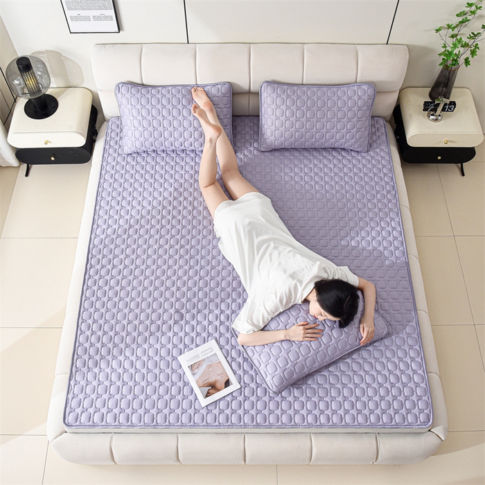 91家纺网 家纺一手货源 找家纺 布卢姆床垫 2025年新款A类12mm加厚乳胶凉席 丁香紫