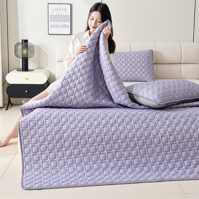 91家纺网 家纺一手货源 找家纺 布卢姆床垫 2025年新款A类12mm加厚乳胶凉席 丁香紫