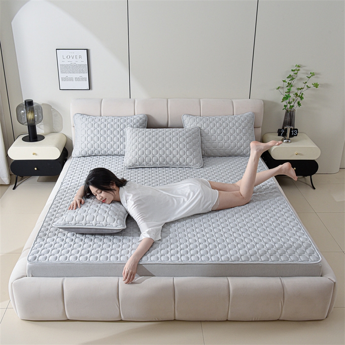 91家纺网 家纺一手货源 找家纺 布卢姆床垫 2025年新款A类12mm加厚乳胶凉席 高级灰