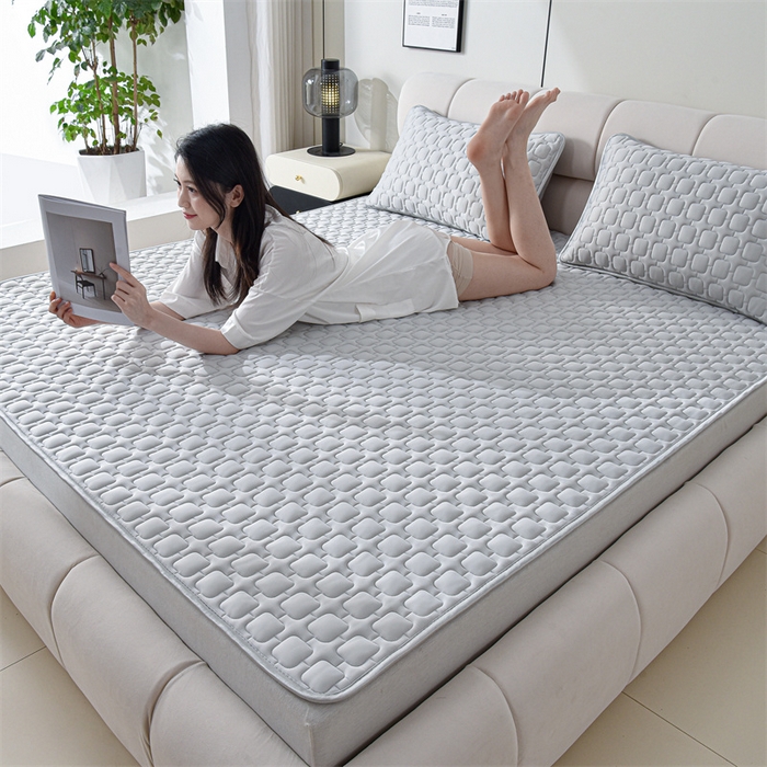 91家纺网 家纺一手货源 找家纺 布卢姆床垫 2025年新款A类12mm加厚乳胶凉席 高级灰