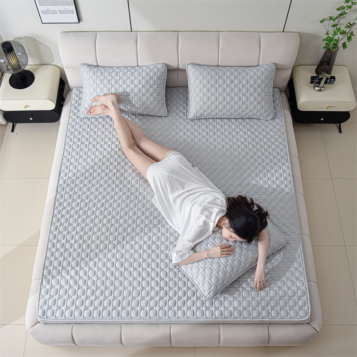 91家纺网 家纺一手货源 找家纺 布卢姆床垫 2025年新款A类12mm加厚乳胶凉席 高级灰