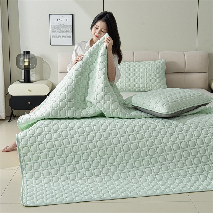 91家纺网 家纺一手货源 找家纺 布卢姆床垫 2025年新款A类12mm加厚乳胶凉席 青竹绿