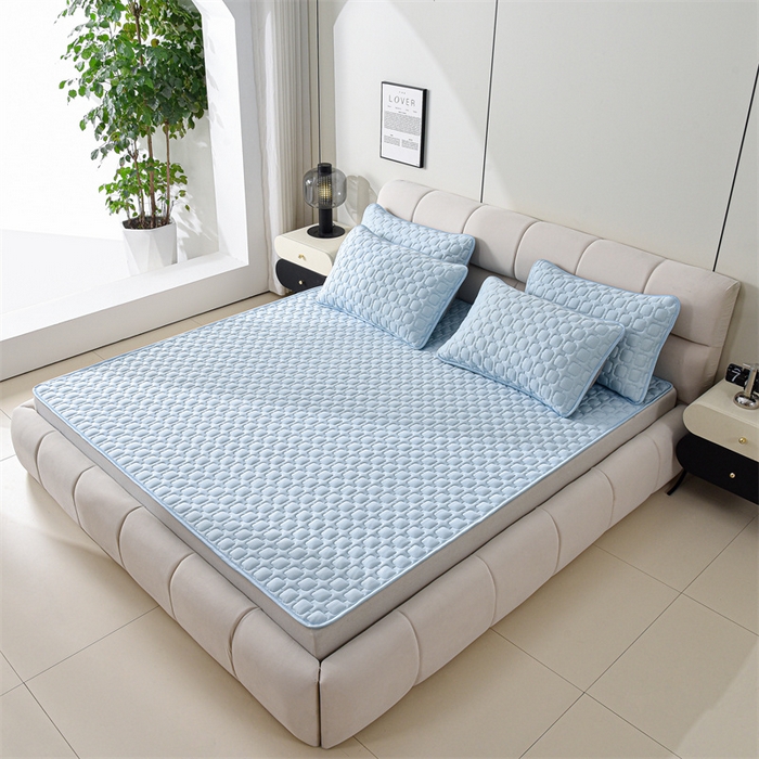 91家纺网 家纺一手货源 找家纺 布卢姆床垫 2025年新款A类12mm加厚乳胶凉席 天空蓝