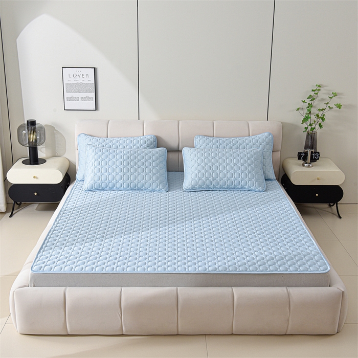 91家纺网 家纺一手货源 找家纺 布卢姆床垫 2025年新款A类12mm加厚乳胶凉席 天空蓝