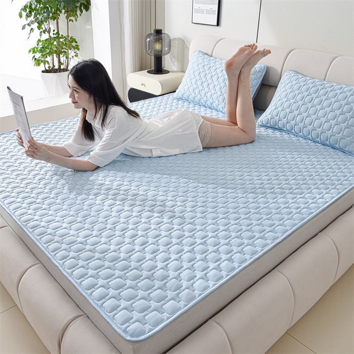 91家纺网 家纺一手货源 找家纺 布卢姆床垫 2025年新款A类12mm加厚乳胶凉席 天空蓝