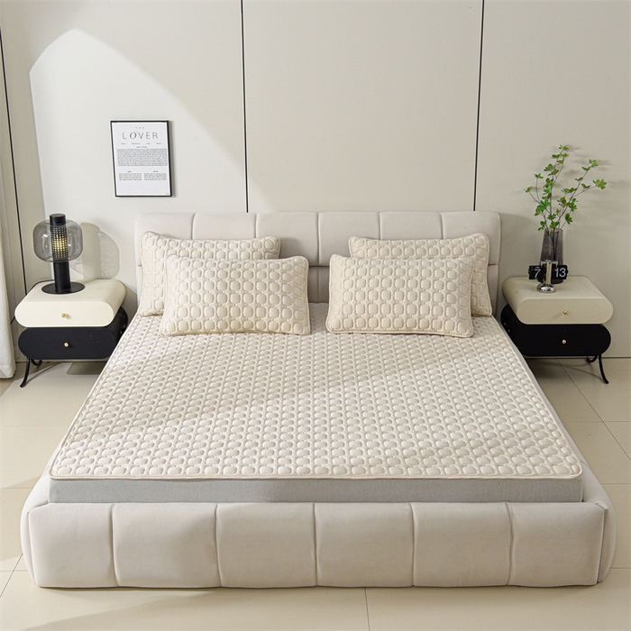 91家纺网 家纺一手货源 找家纺 布卢姆床垫 2025年新款A类12mm加厚乳胶凉席 象牙白