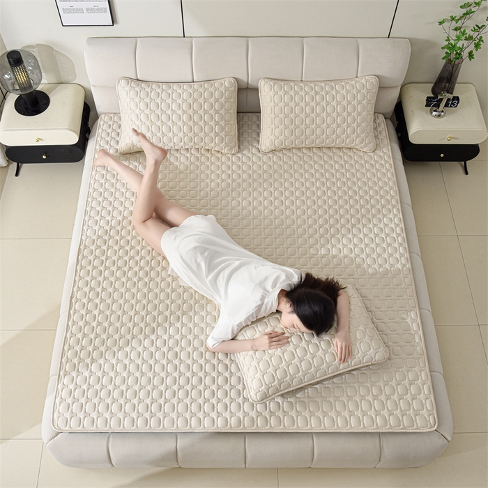 91家纺网 家纺一手货源 找家纺 布卢姆床垫 2025年新款A类12mm加厚乳胶凉席 象牙白