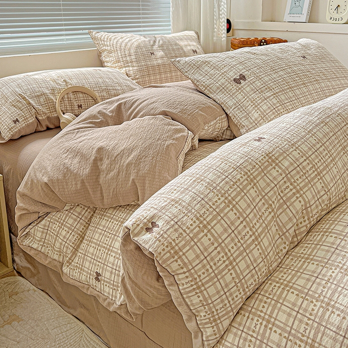 91家纺网 家纺一手货源 找家纺 金梦拉家纺 2025新款提花纱布棉双层纱皱皱纱四件套 咖调蝴蝶结