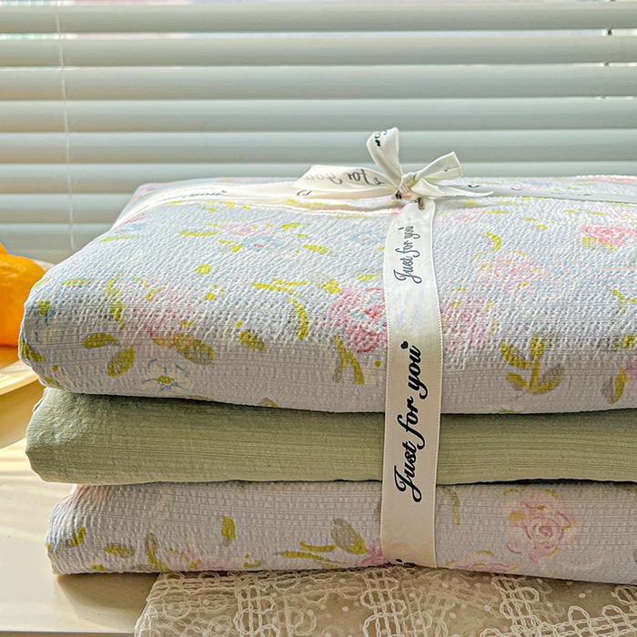 91家纺网 家纺一手货源 找家纺 金梦拉家纺 2025新款提花纱布棉双层纱皱皱纱四件套 绿茵