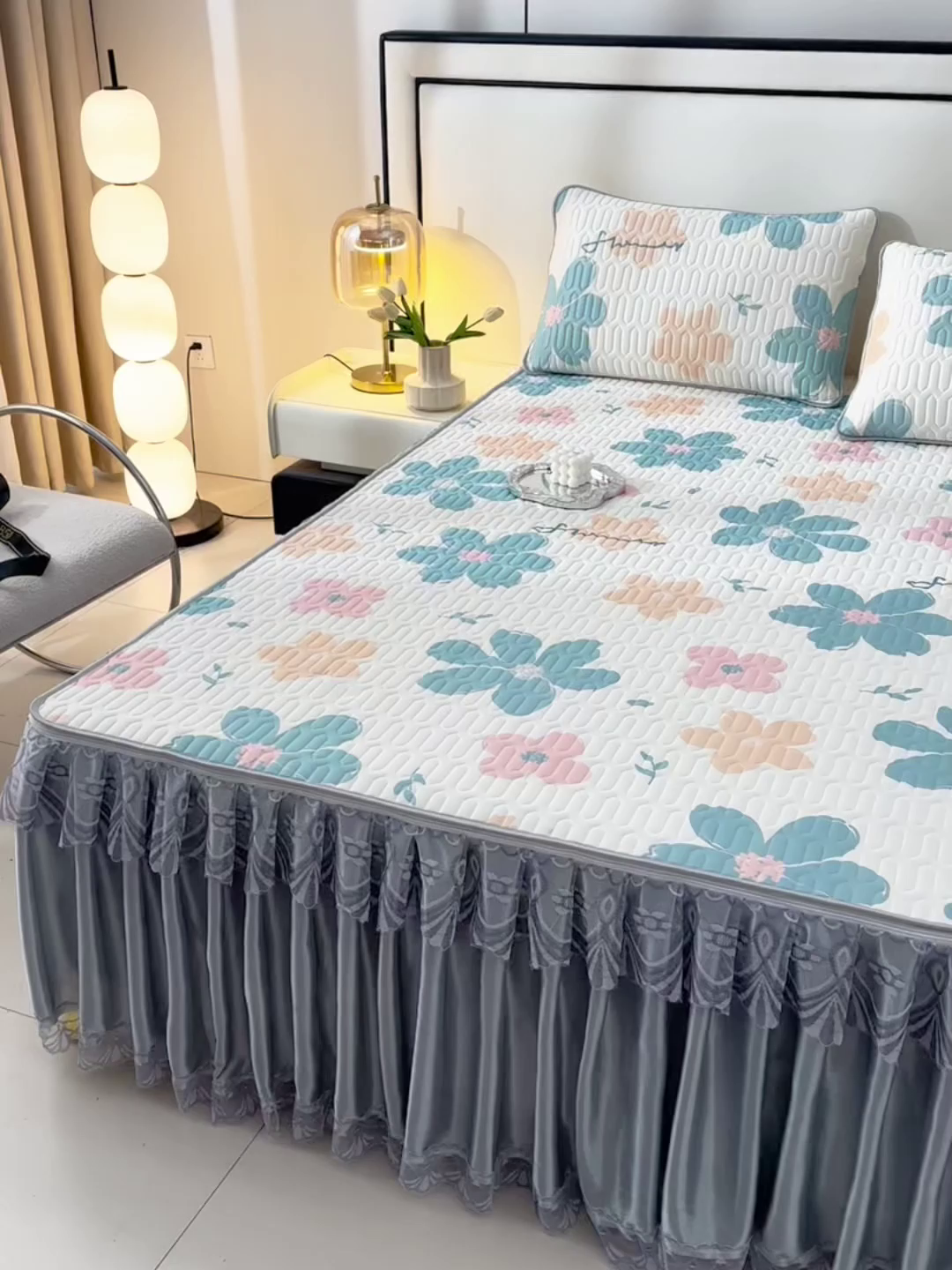 91家纺网 家纺一手货源 找家纺 牵依 2025新款胶质可拆卸床裙凉席席子 夏日如花