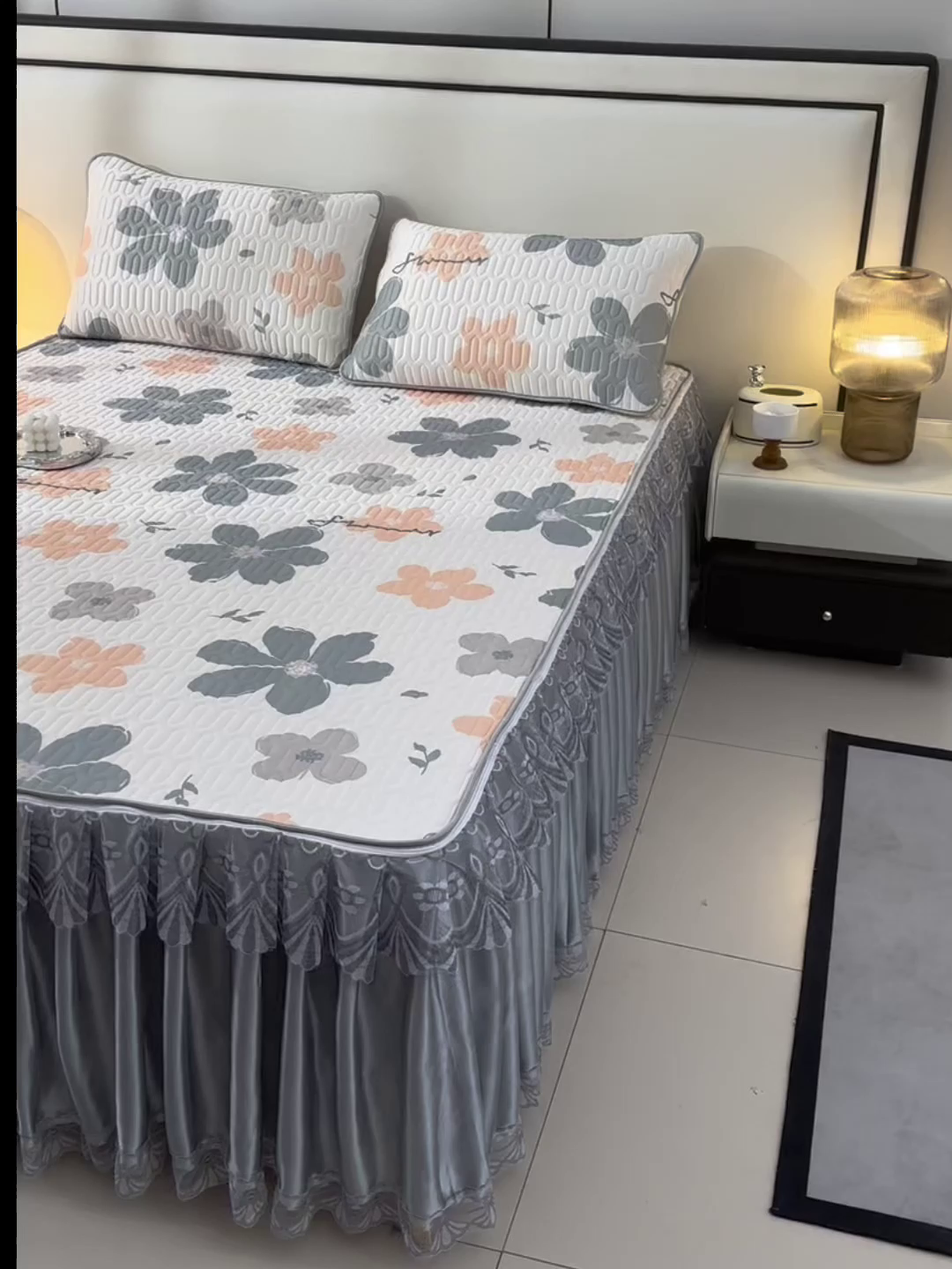 91家纺网 家纺一手货源 找家纺 牵依 2025新款胶质可拆卸床裙凉席席子 幸运花