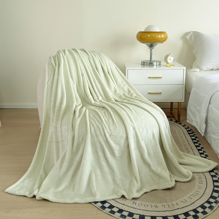 卡琪曼 2025新款牛奶绒抗菌防螨毛毯毯子系列 森林绿