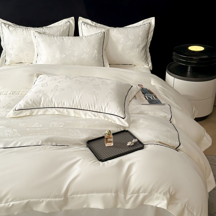 91家纺网 家纺一手货源 找家纺 狂想家 2025春夏新款亮丝提花系列四件套 洛莉奶昔白