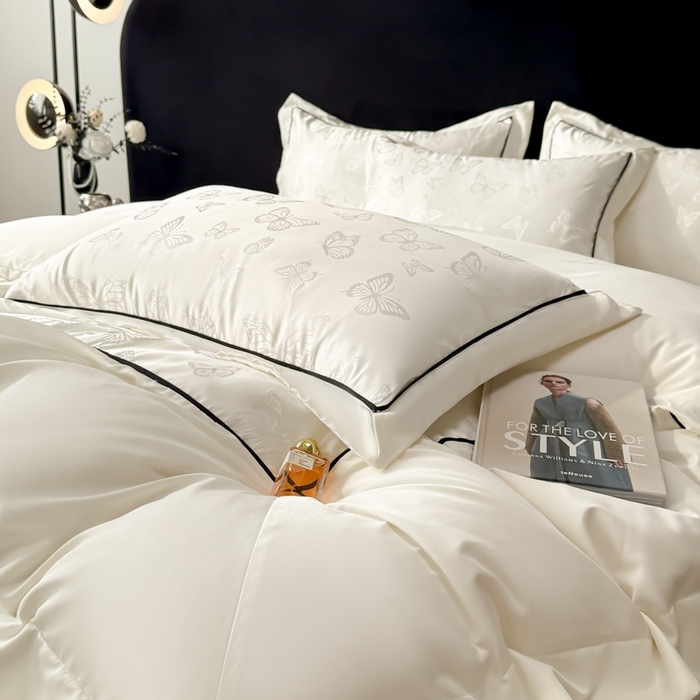 91家纺网 家纺一手货源 找家纺 狂想家 2025春夏新款亮丝提花系列四件套 洛莉奶昔白