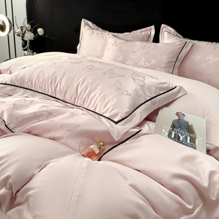 91家纺网 家纺一手货源 找家纺 狂想家 2025春夏新款亮丝提花系列四件套 洛莉轻奢粉