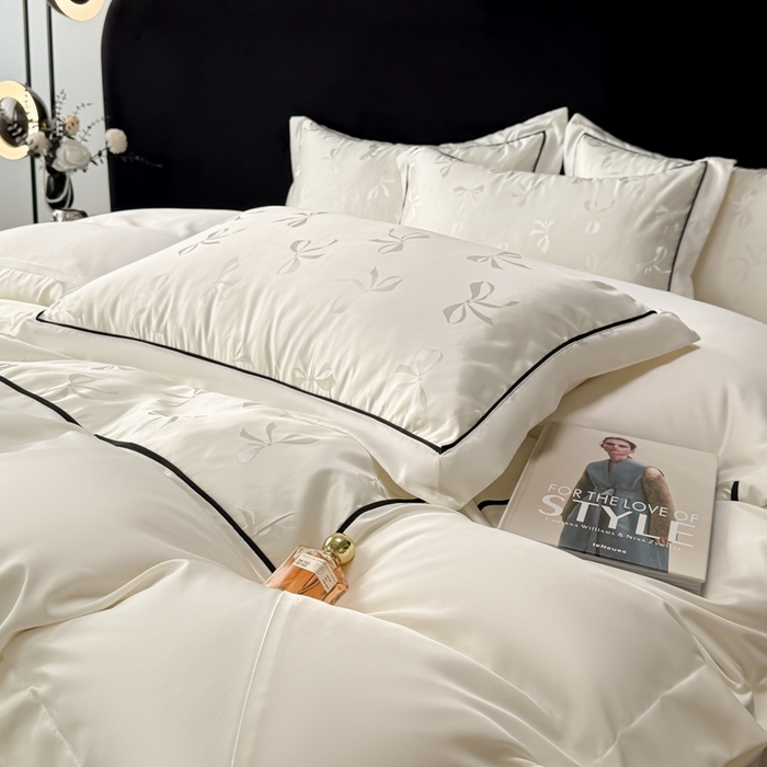 91家纺网 家纺一手货源 找家纺 狂想家 2025春夏新款亮丝提花系列四件套 伊莎奶昔白