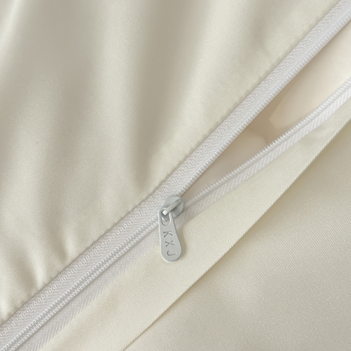 91家纺网 家纺一手货源 找家纺 狂想家 2025春夏新款亮丝提花系列四件套 伊莎奶昔白