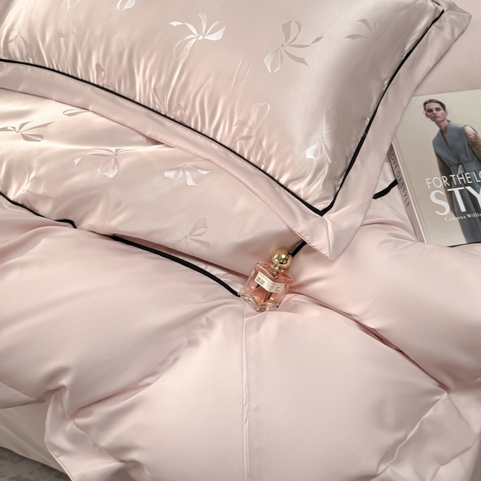 91家纺网 家纺一手货源 找家纺 狂想家 2025春夏新款亮丝提花系列四件套 伊莎轻奢粉