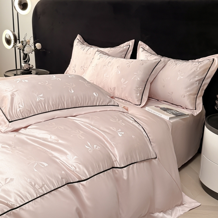 91家纺网 家纺一手货源 找家纺 狂想家 2025春夏新款亮丝提花系列四件套 伊莎轻奢粉