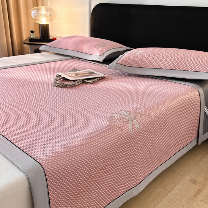 91家纺网 家纺一手货源 找家纺 （总）慕尚家纺 2025新款PE刺绣款minmin&ysl凉感席席子凉席