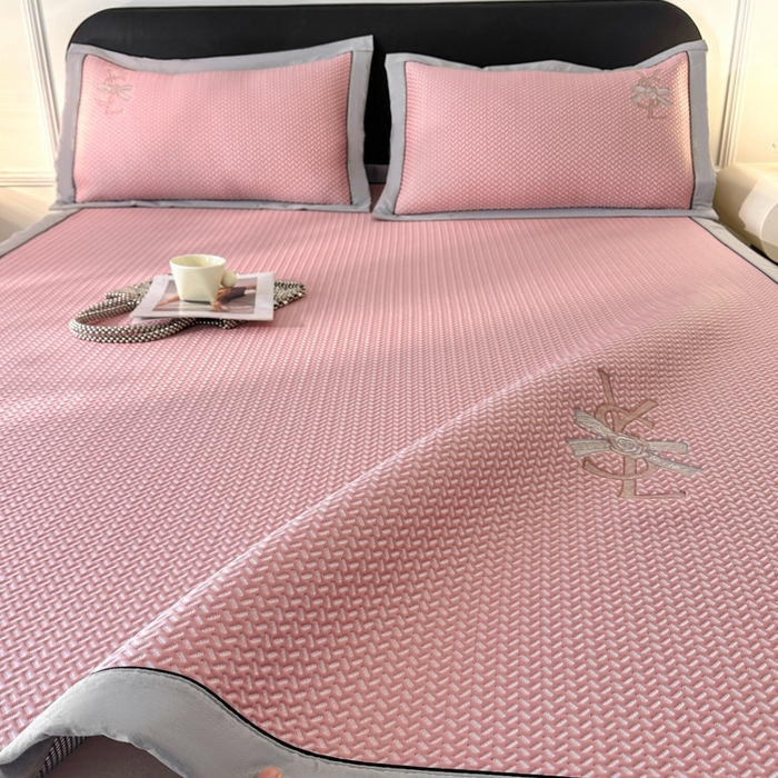 91家纺网 家纺一手货源 找家纺 （总）慕尚家纺 2025新款PE刺绣款minmin&ysl凉感席席子凉席